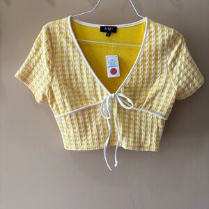Gingham Tie-Front Crop Top. Soft and stretchy. NWT  Yellow and White Size M